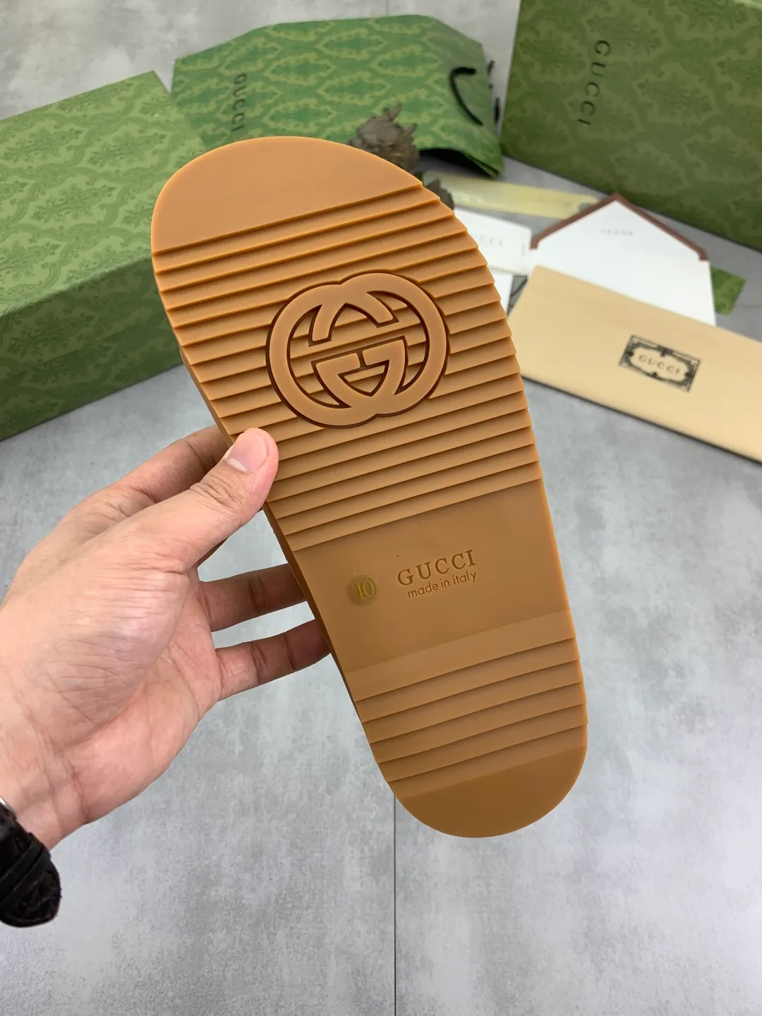 Men's shoes 💰P480💰[New model] High version 🎁🎁🎁 GUCCI New casual hot diamond slippers for the Year of the Snake, original official website, perfect workmanship, transmitting a kind of noble luxury, sublimating its definition of luxury in Gucci's high-end extraordinary craftsmanship. Original Gucci double G combination outsole, code number: 35-45, complete package
